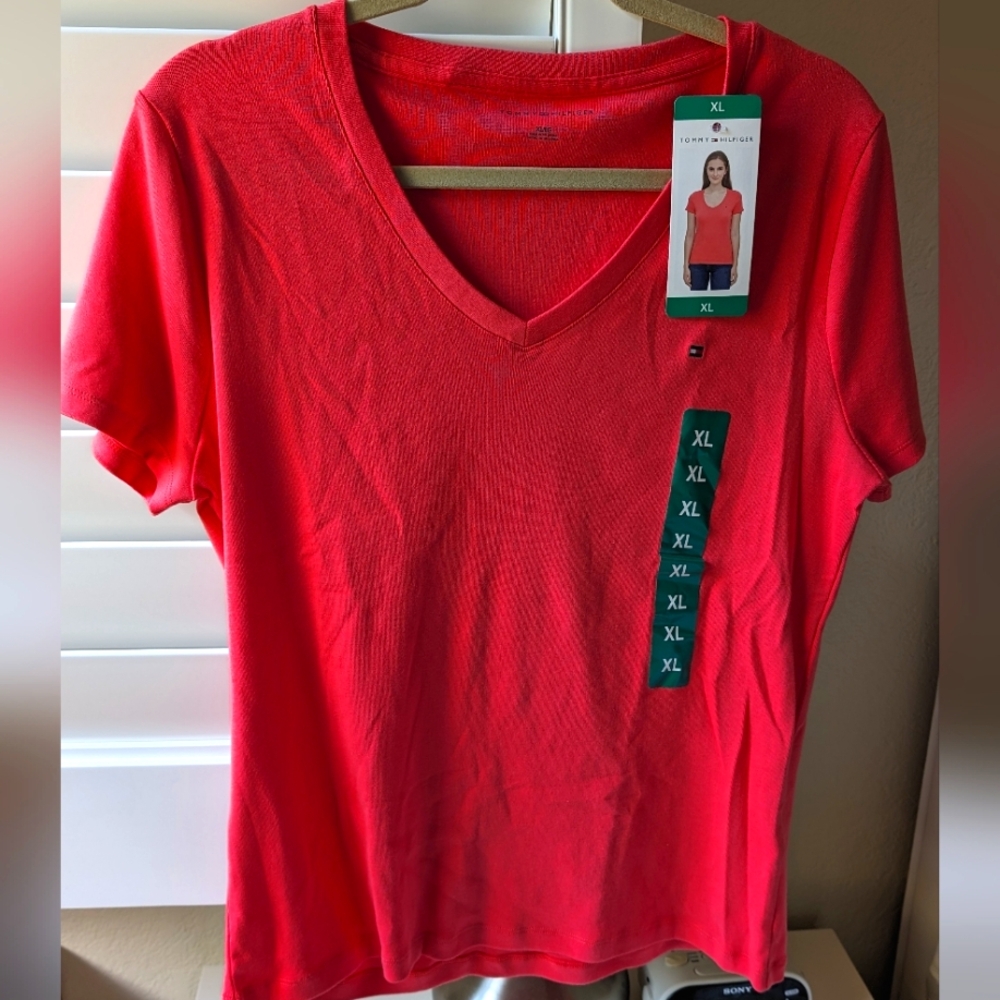 ♥️NWT TOMMY HILFIGER WOMEN V-NECK SOLID COTTON TEE